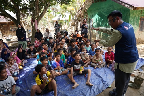 Kegiatan trauma healing bagi anak-anak terdampak bencana Sumatera oleh TelkomGroup. Foto Istimewa.
