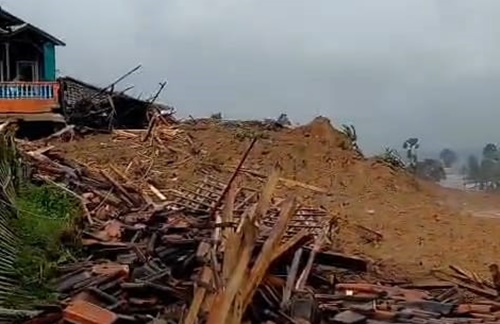 Delapan orang ditemukan tewas dalam peristiwa bencana longsor di Desa Pasir Langu, Kampung Babakan Cibudah, Cisarua, Bandung Barat, Jawa Barat. Foto BPBD Bandung Barat.