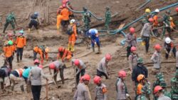 Korban meninggal bencana longsor Cisarua, Bandung Bara, Jawa Barat, yang telah ditemukan bertambah menjadi 17 orang. Foto BNPB.