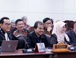 Trio RRT Uji Pasal Pencemaran Nama Baik KUHP dan UU ITE ke MK