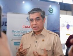 Menaker Yassierli Tinjau Posko Peduli K3 Mudik, Pastikan Awak Angkutan Sehat Demi Mudik Aman