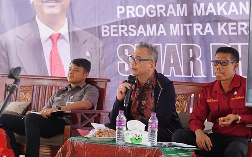 Anggota Komisi IX DPR RI, Sihar Sitorus dalam sosialisasi Program Makan Bergizi Gratis (MBG) di Kecamatan Ajibata, Kabupaten Toba, Sumatera Utara pada Jumat, 6 Maret 2026.