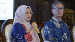 Direktur Utama Telkom Dian Siswarini dan Direktur Legal & Compliance Telkom Andy Kelana. Foto Istimewa.