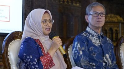 Direktur Utama Telkom Dian Siswarini dan Direktur Legal & Compliance Telkom Andy Kelana. Foto Istimewa.