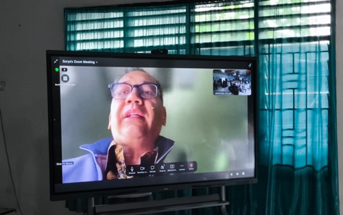 Anggota DPR RI Sihar Sitorus hadir secara daring dalam kegiatan sosialisasi Program Makan Bergizi Gratis (MBG) di Aula Kantor Camat Bilah Hulu, Aek Nabara, Kabupaten Labuhanbatu, Provinsi Sumatera Utara.