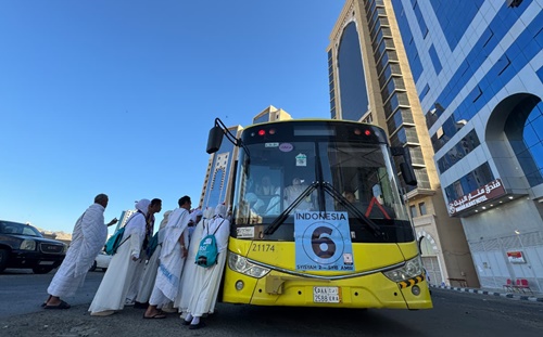 Layanan bus Sholawat melayani jemaah haji 2026 24 Jam di Makkah. Foto haji.go.id.