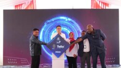 Wakil Menteri Komunikasi dan Digital Angga Raka Prabowo, Direktur Utama Telkom Dian Siswarini, Wakil Konsulat Papua Nugini di Jayapura Leon Galemo, dan CEO PNG DataCo Paul Komboi meresmikan kabel laut lintas batas pertama yang menghubungkan Indonesia-Papua Nugini.