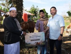 Telkom Bersama Ponpes Fajrussalam Salurkan Hewan Kurban untuk Masyarakat Aceh Tamiang