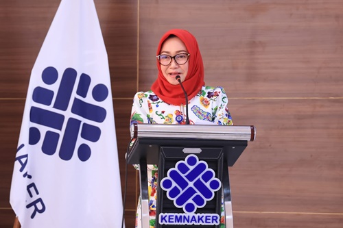 Plt Dirjen Binapenta dan PKK Kemnaker, Estiarty Haryani.