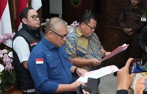 Kejaksaan Tinggi Jawa Timur (Kejati Jatim) memberikan keterangan pers penetapan tersangka dugaan korupsi KUR fiktif di BNI Jember. Foto kejaksaan.go.id.