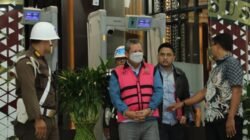 Mantan Sekjen Kementerian ESDM, MTP ditetapkan sebagai tersangka dalam kasus korupsi tata kelola komoditas nikel. Foto Puspenkum Kejagung.